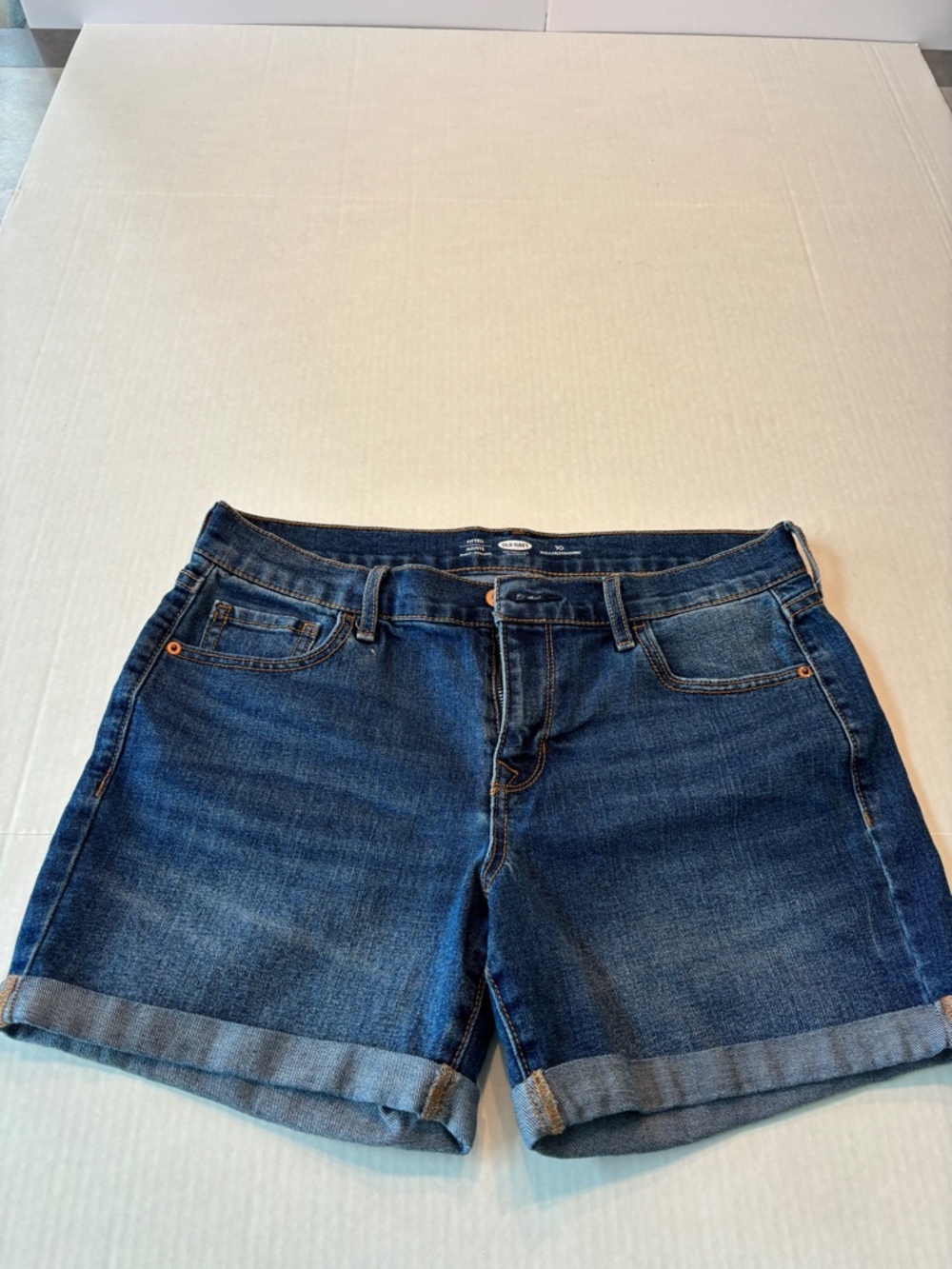 Old Navy Womens Denim Shorts Size 10 Blue Mid Rise Cuffed Stretch Fitted